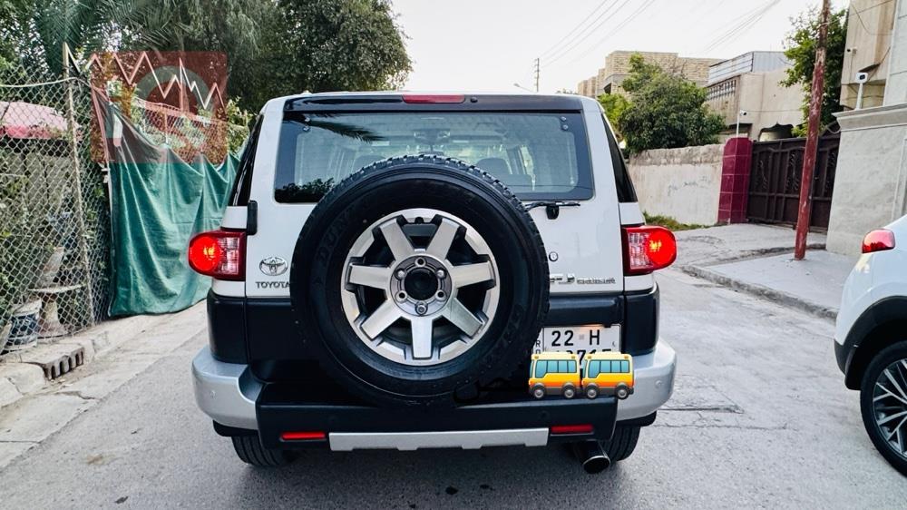 تويوتا إف جي كروزر